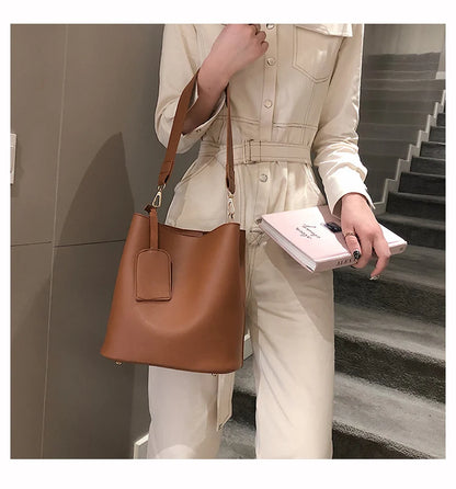 Minimalist Bucket Bag |  Kiel