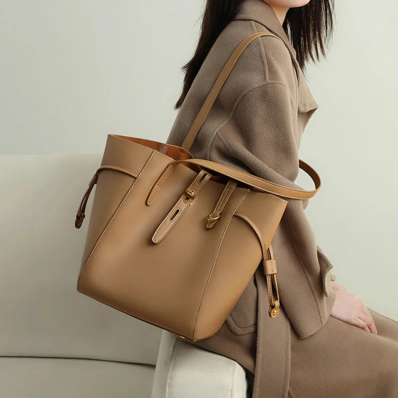 Winged 2-in-1 leather Tote Bag | Bochum