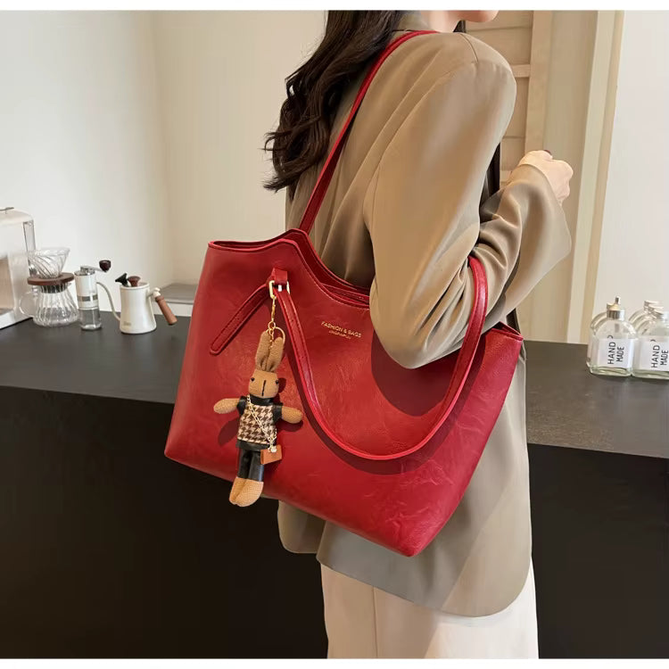 Minimalist Tote with Pendant | Rouen
