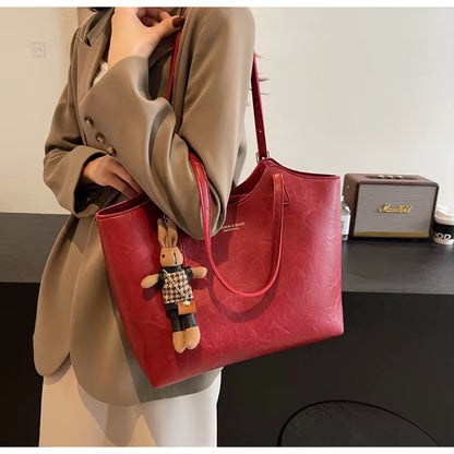 Minimalist Tote with Pendant | Rouen