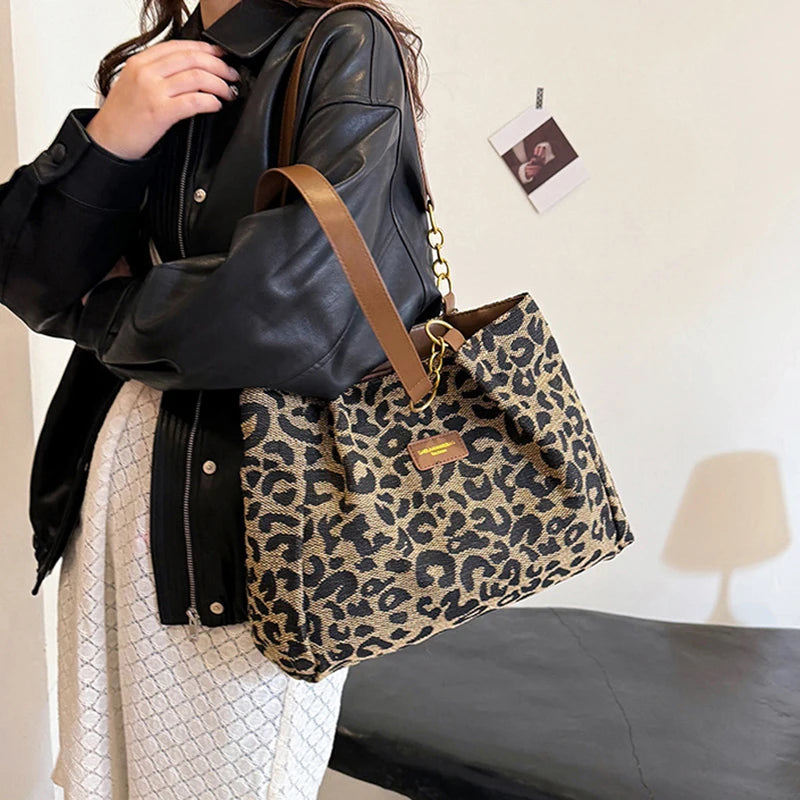 Leopard Print Chain Tote bag | Antibes