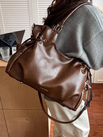 Slouchy Shoulder Bag | Wismar