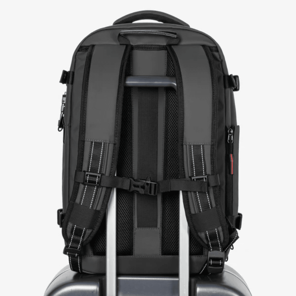 The Sunday - vacuum compression backpack  60L