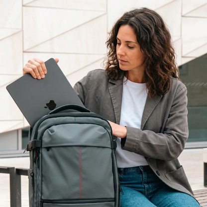 The Sunday - vacuum compression backpack  60L