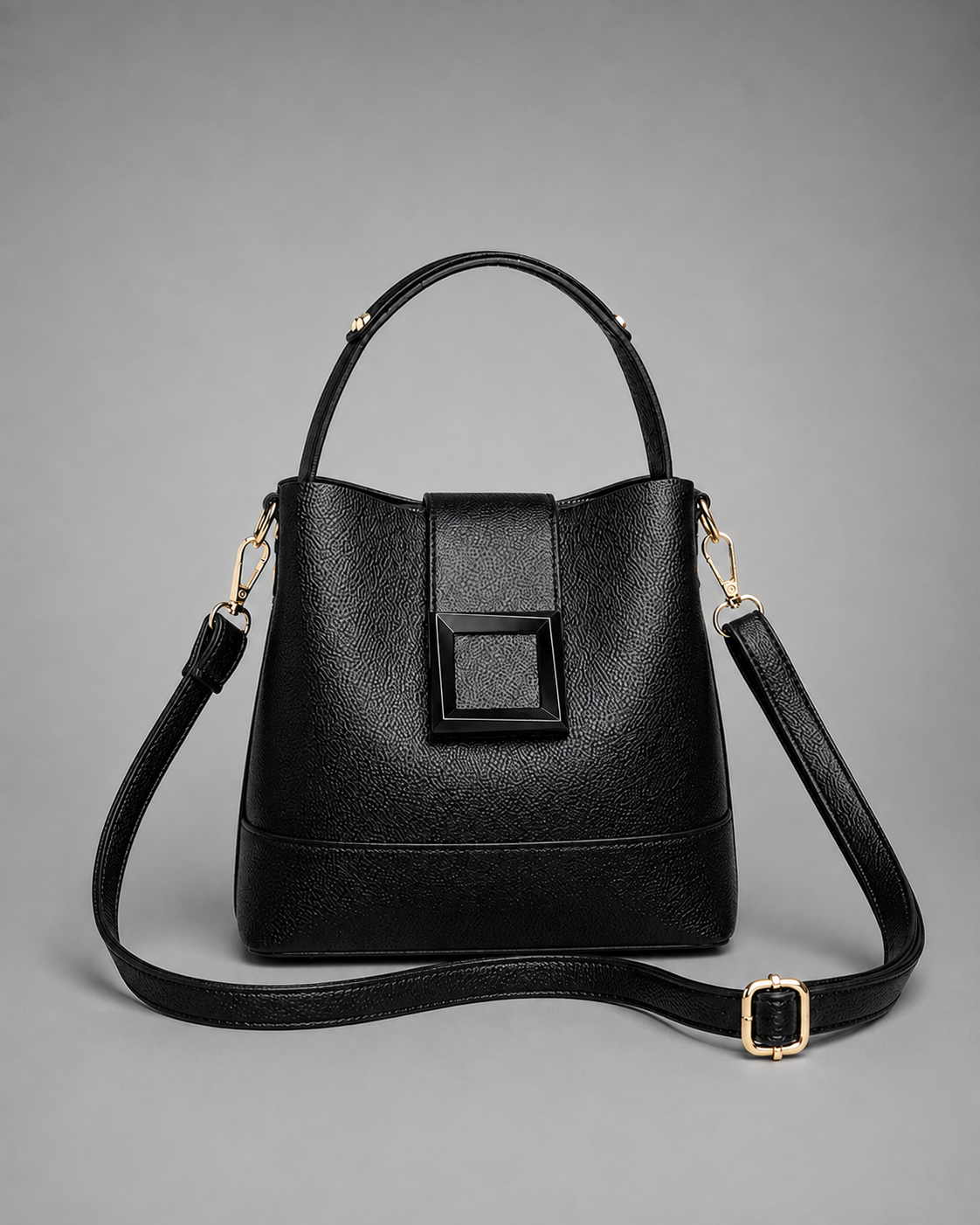 Contrast Buckle Bucket Bag | Bregenz