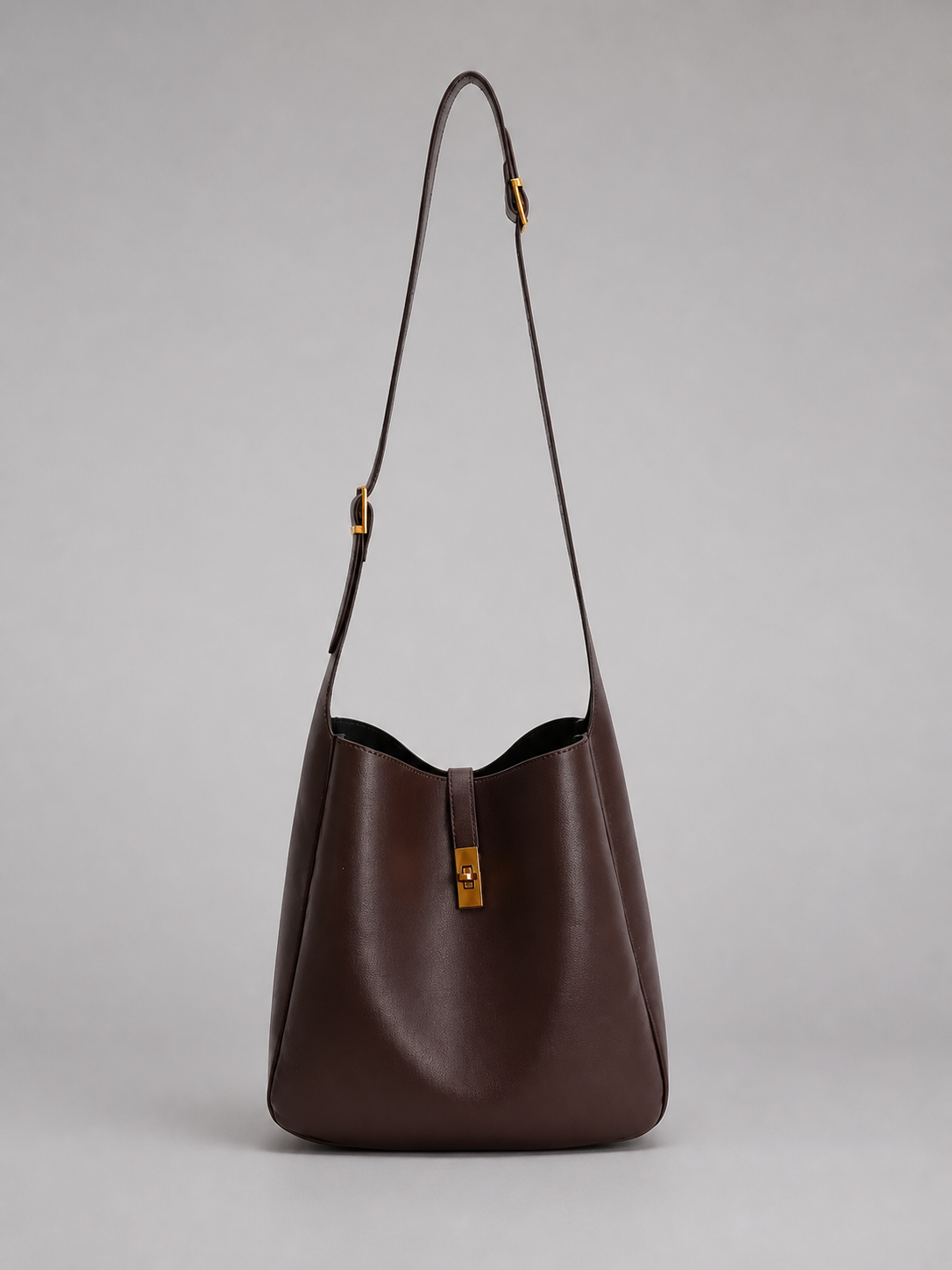 Minimalist Bucket Bag |  Chur
