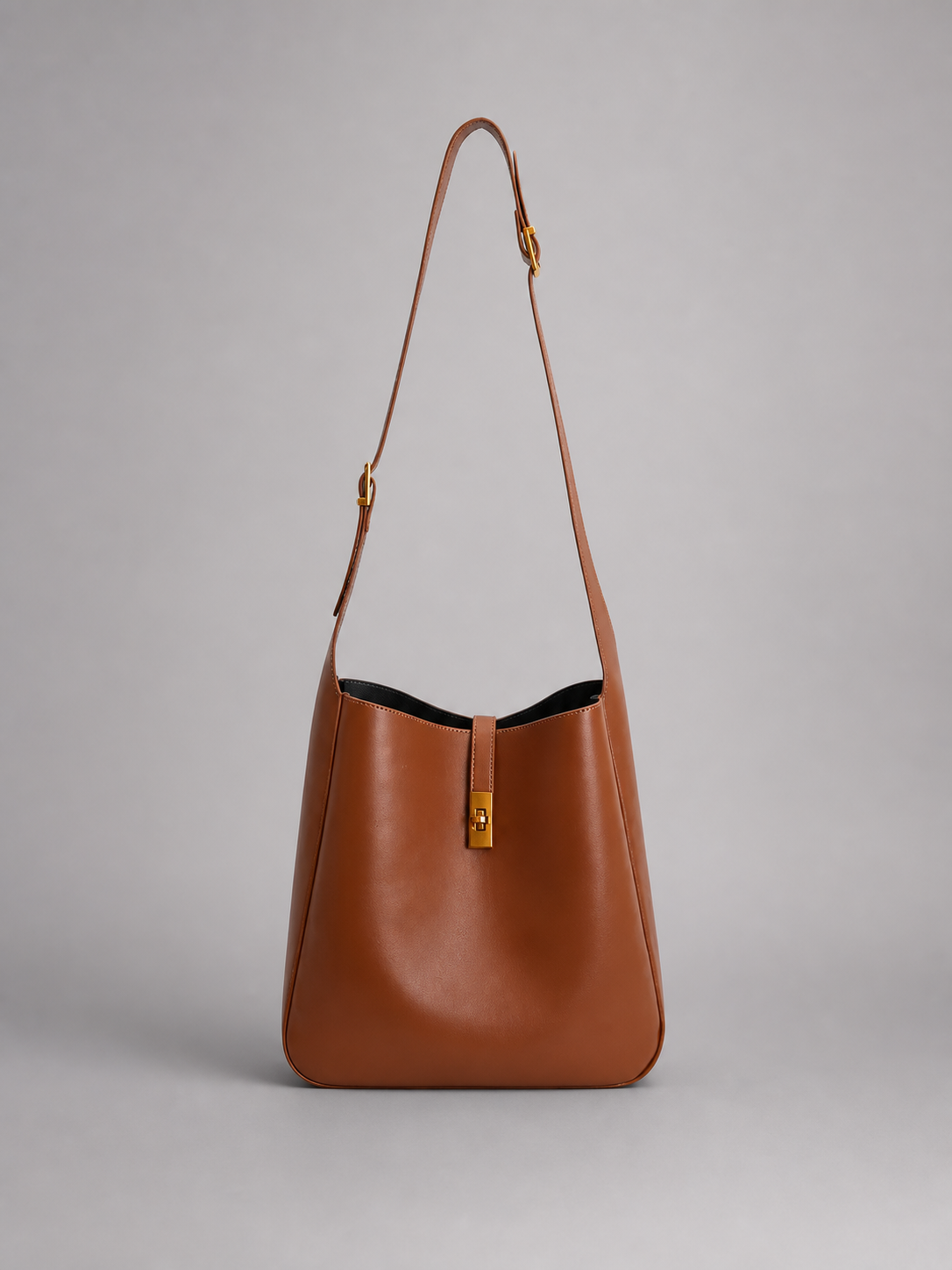 Minimalist Bucket Bag |  Chur
