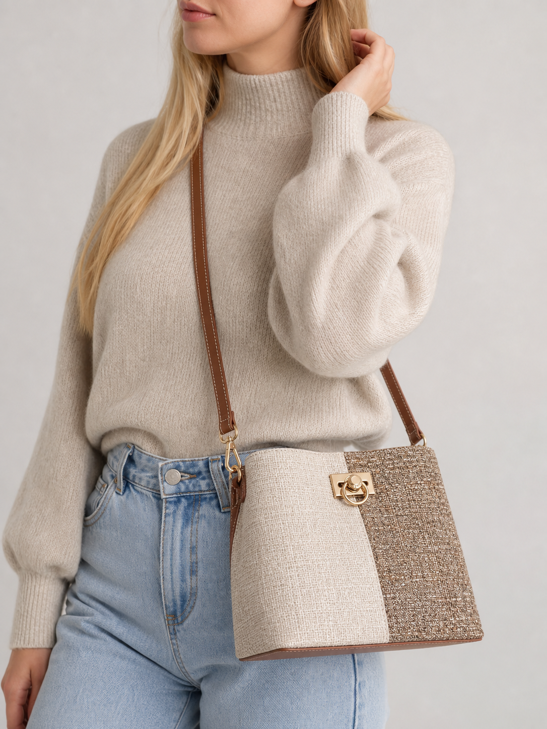 Two Tone Woven Bucket Bag |  Poitiers