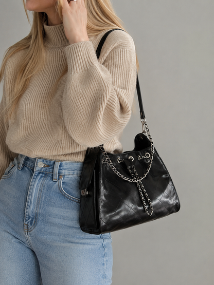 Quilted Chain Bucket Bag |  Konstanz