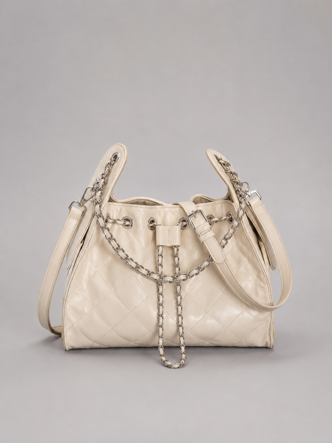 Quilted Chain Bucket Bag |  Konstanz